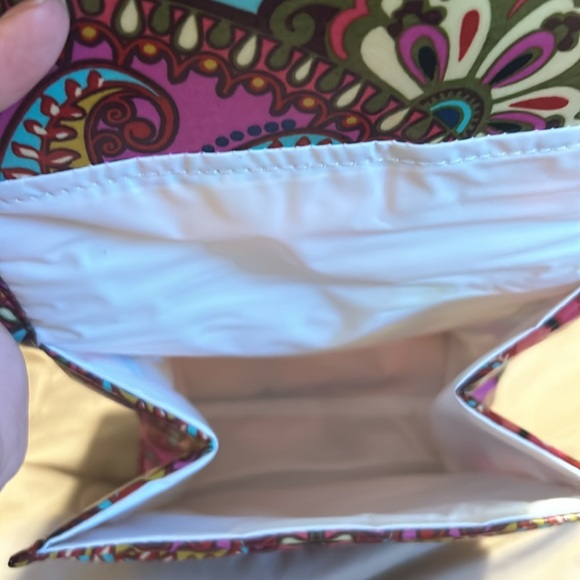 NWT Vera Bradley Lunch Sack in Resort Medallion - Picture 3 of 3